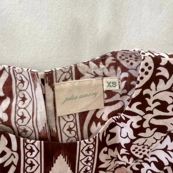 Julia India Amory Brown and White Coco Island Ikat Sleeveless Slim Shell Top XS - Picture 9 of 12